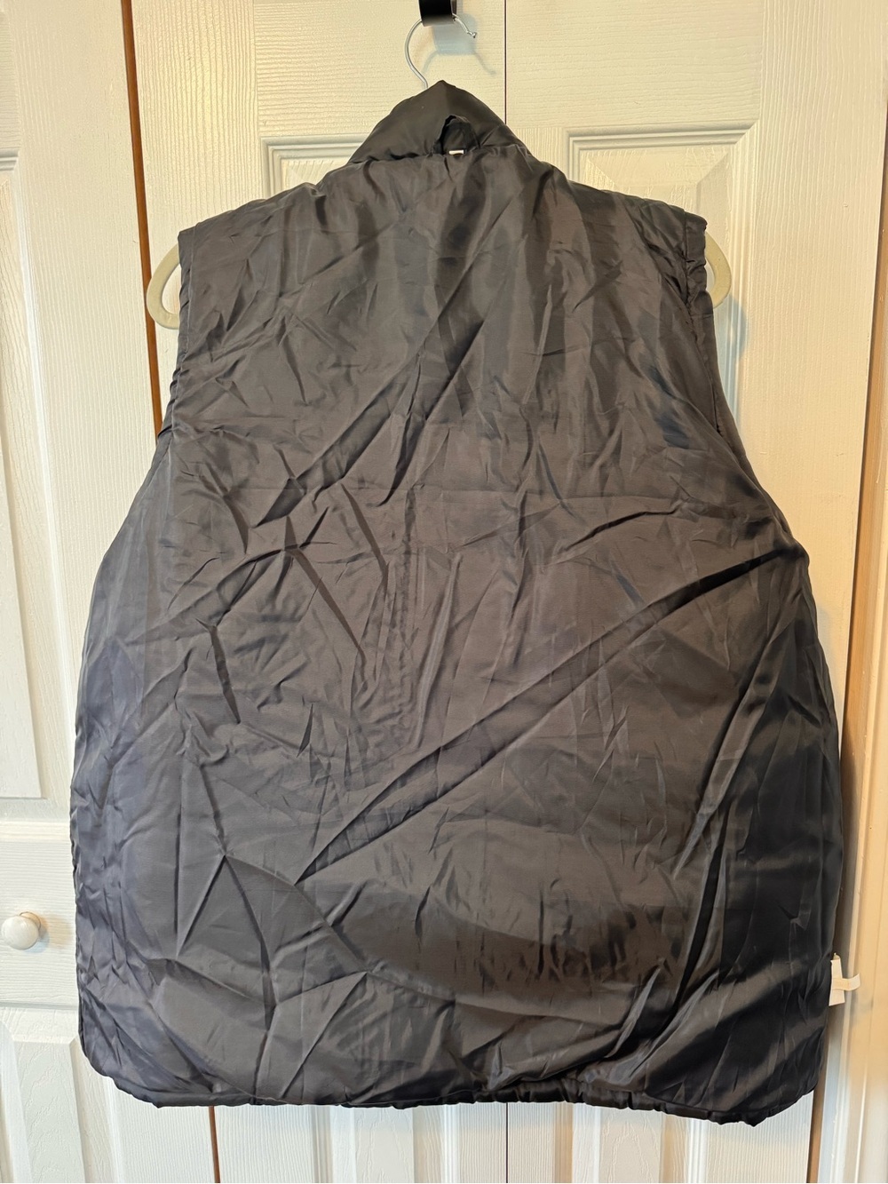 Men’s Lightweight Black Puffer Zip Up Vest Size Large No Brand Listed - Picture 9 of 11